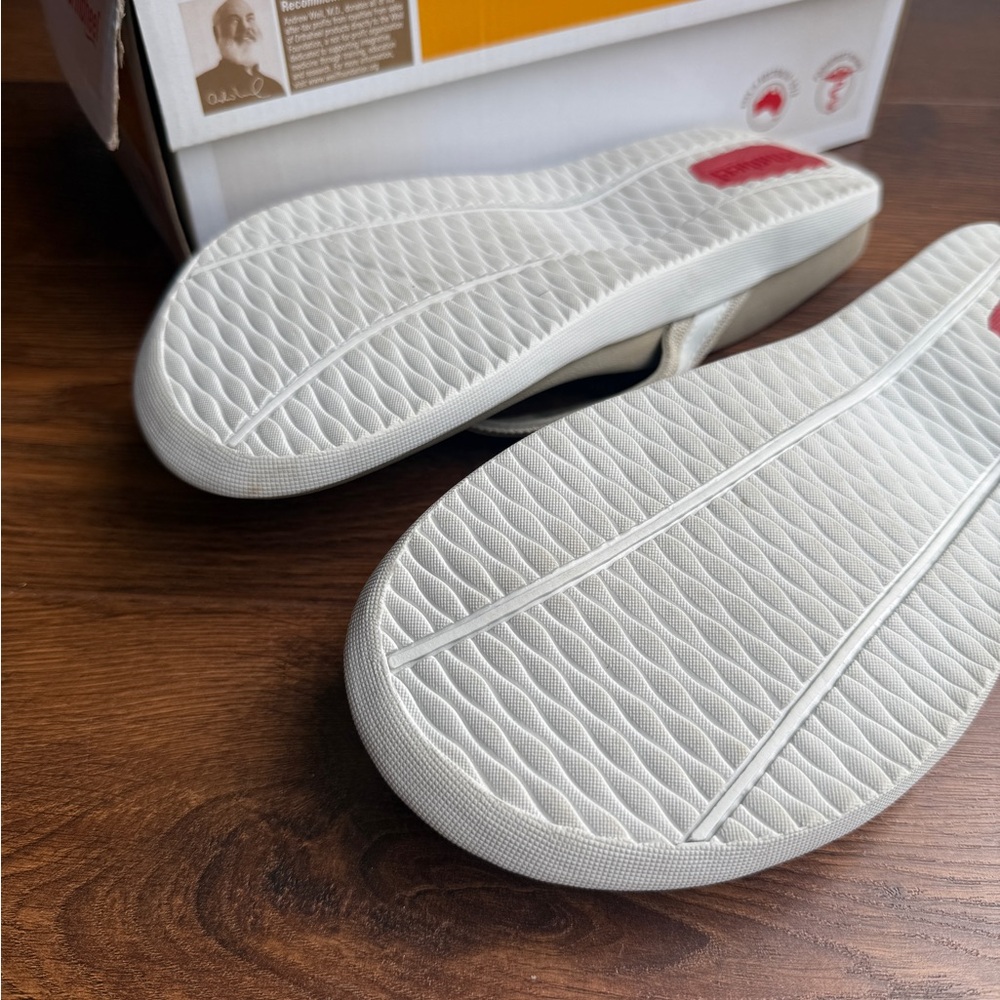 Orthaheel Women's Vionic Tide Flip Flop Sandals - Picture 5 of 10